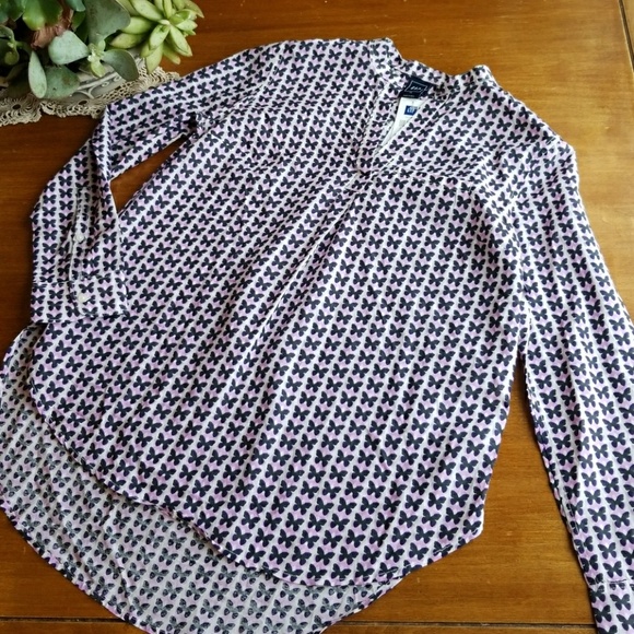 GAP Tops - GAP Maternity Mandarin collar butterfly blouse GAP Tops - GAP Maternity Mandarin collar butterfly blouse